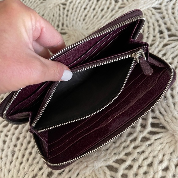 Prada vintage leather wallet - Picture 10 of 13